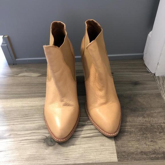 Chinese Laundry Shoes - Tan Chinese Laundry Size 9.5 Ankle Booties Women's Zane Boots